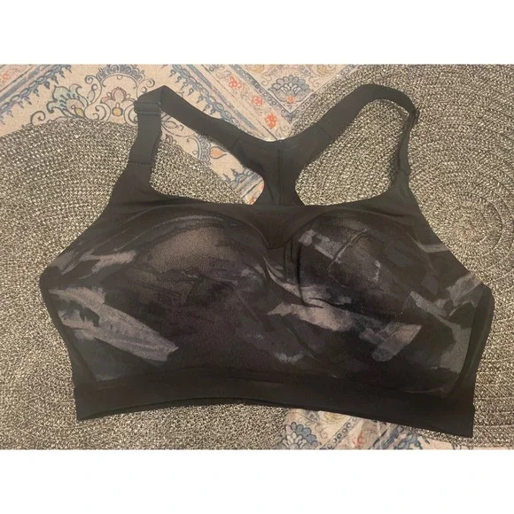 Victorias Secret On Point Sport Bra 34DD Black Grey Print High Impact Racerback - Picture 1 of 3